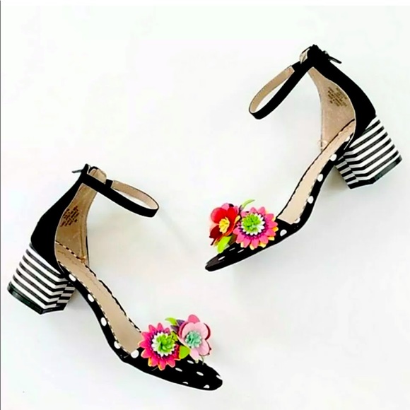 LAST PAIR size 10❣️❣️ Betsey Johnson shoes - Picture 3 of 10